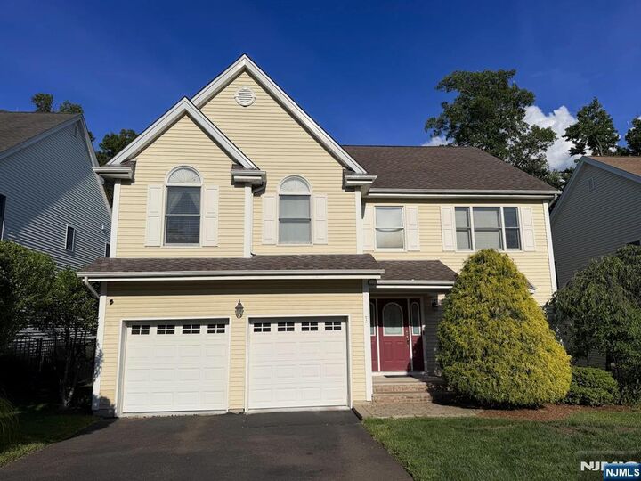 Property Photo:  7 Wayne Court  NJ 07463 