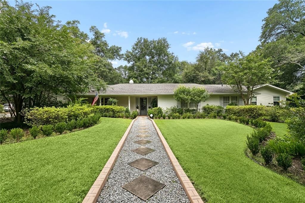 Property Photo: 1519 S Massachusetts Street LA 70433