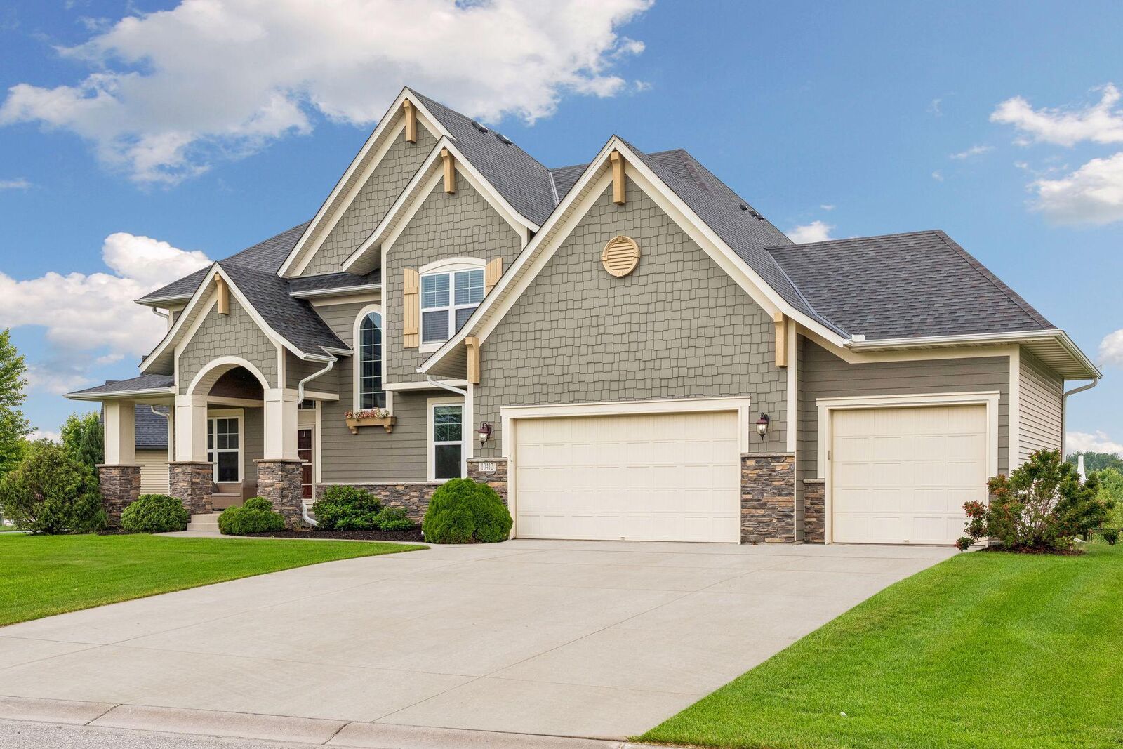 Property Photo:  10412 Oregon Avenue N  MN 55445 