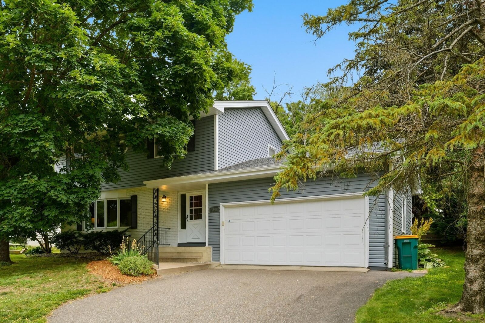 Property Photo:  3348 Utah Avenue N  MN 55427 