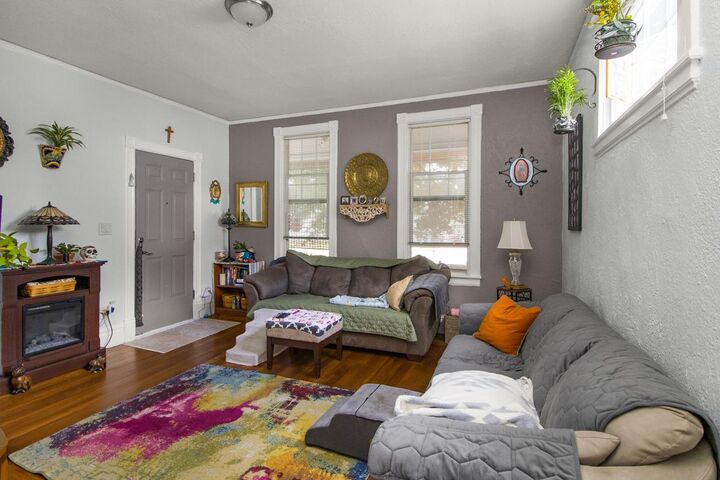 Property Photo:  118 George Street W  MN 55107 