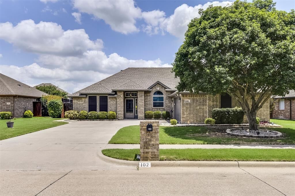 Property Photo: 102 Monarch Court TX 75165
