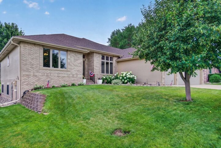 Property Photo:  4877 Bradford Ln  IA 51106 