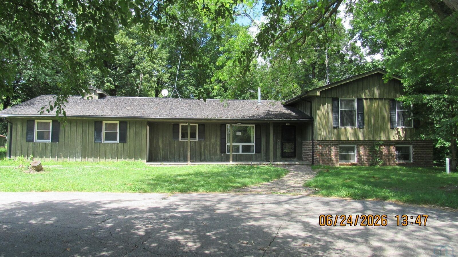Property Photo:  2820 River Road  IA 50126 