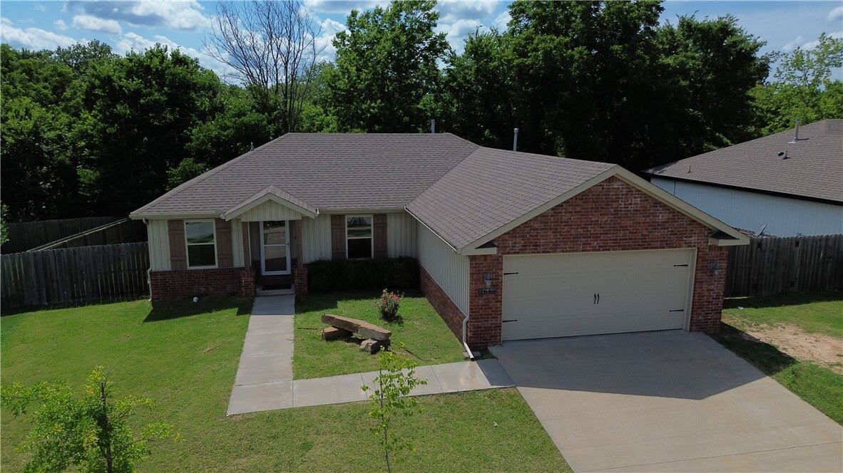 Property Photo:  1640 Seattle Slew Street  AR 72753 
