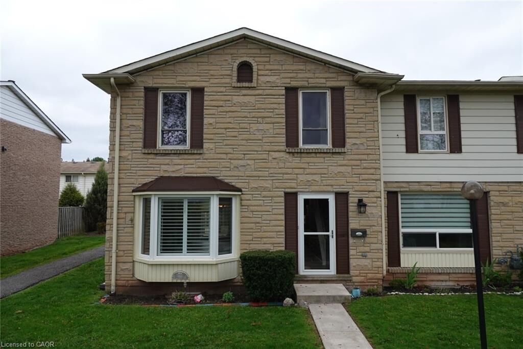 Property Photo: 5475 Lakeshore Road E 9 ON L7L 1E1
