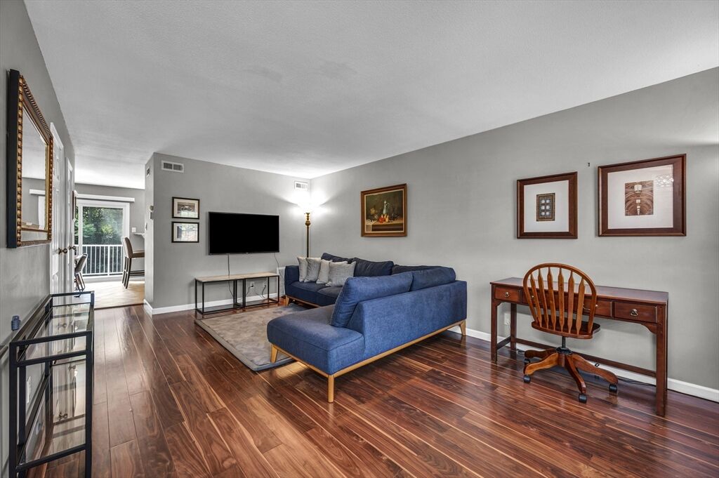 Property Photo:  25 Yorktown Dr 25  MA 01108 