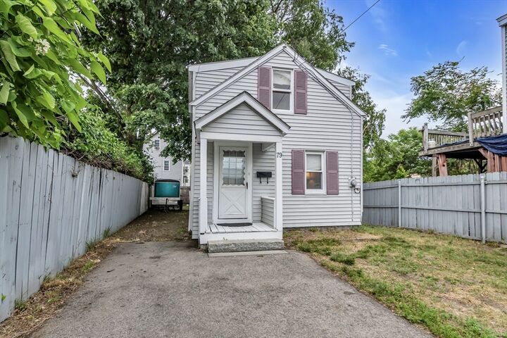Property Photo:  79 Lakeview Ave  MA 01850 