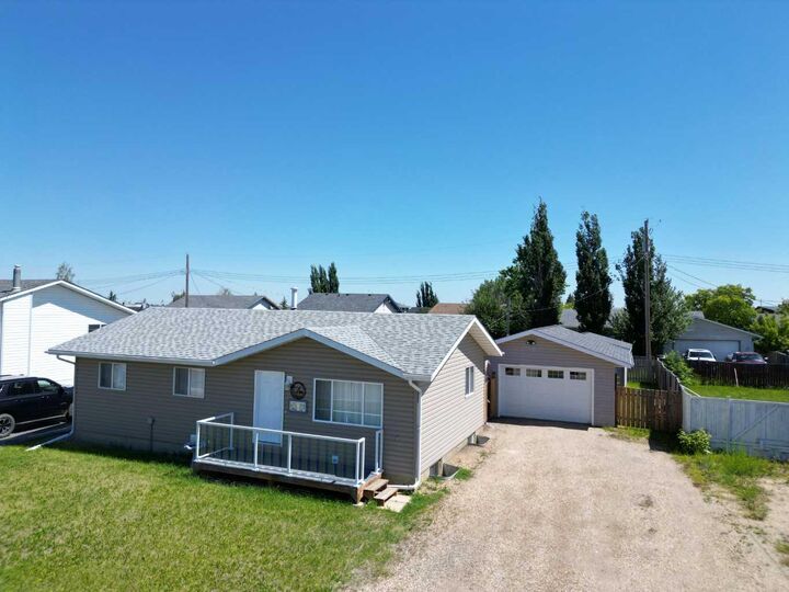 4519 47 Street — photo 1