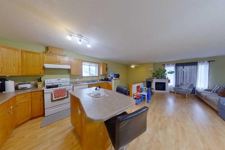 Property Photo:  832 10 Ave  AB T0G 2A4 