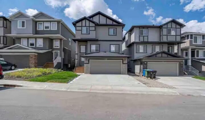 131 Sherview Grove NW — photo 1