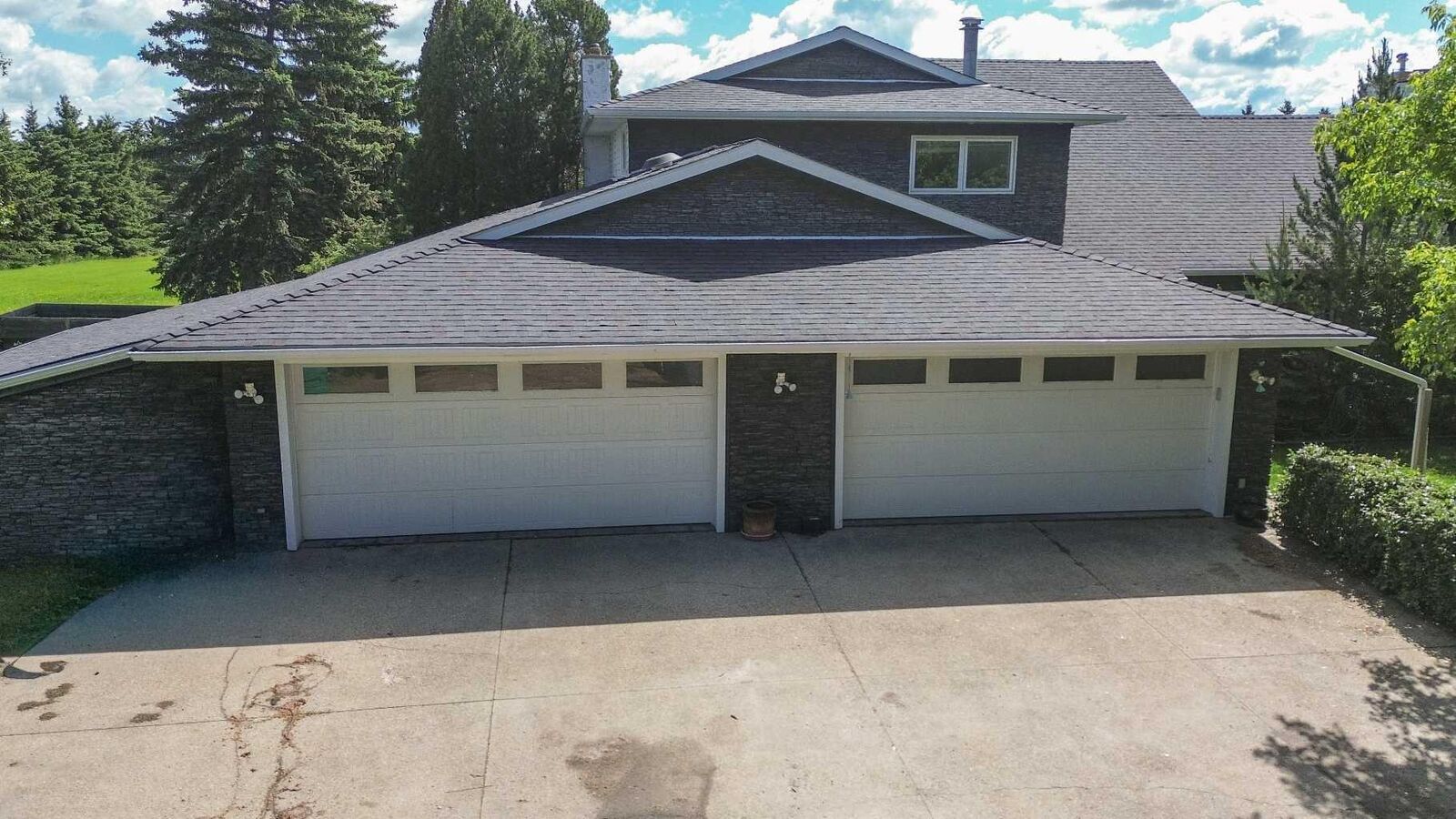 Property Photo: 37563 Range Road 272 AB T4E 1M5