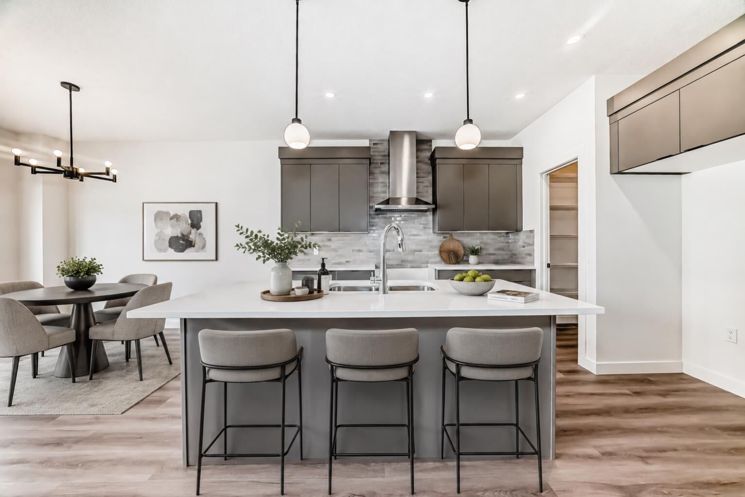 Property Photo: 109 Heritage Park AB T4C 3N1