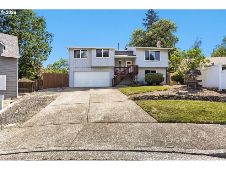 Property Photo:  740 SE Camellia Ct  OR 97123 