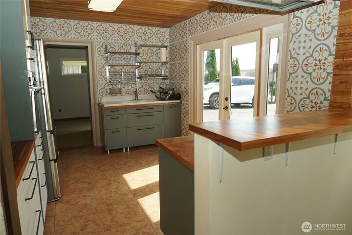 Property Photo: 27122 82nd Drive NW WA 98292