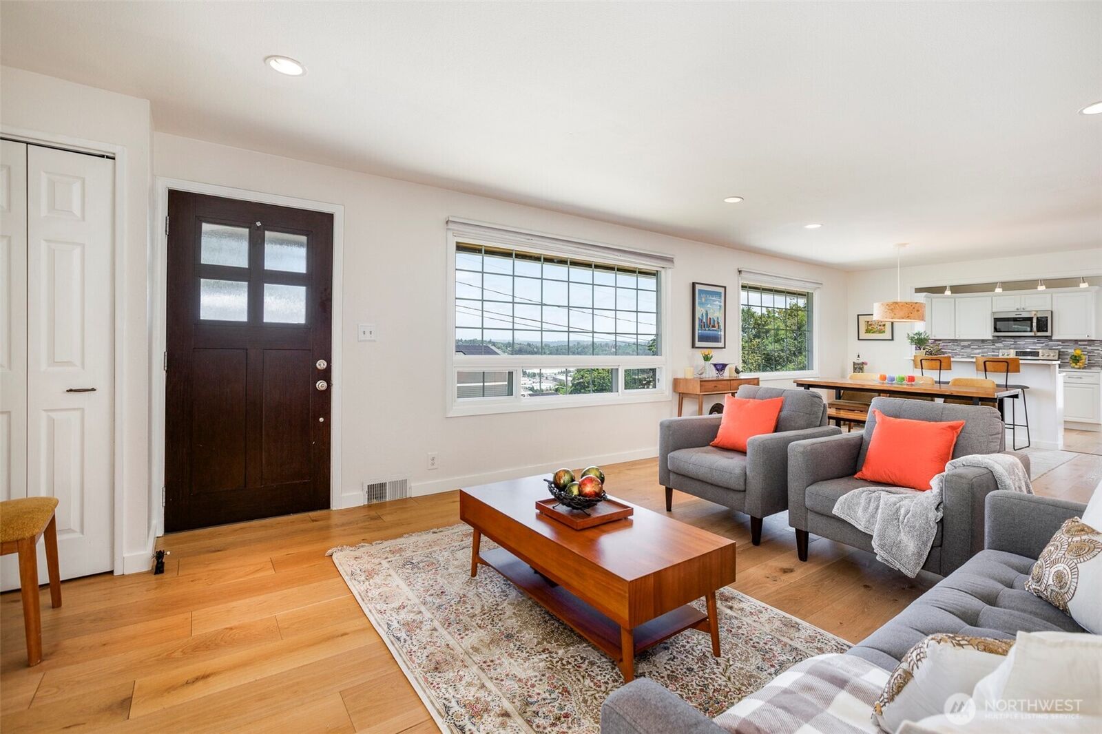 Property Photo: 2515 S 118th Street WA 98168