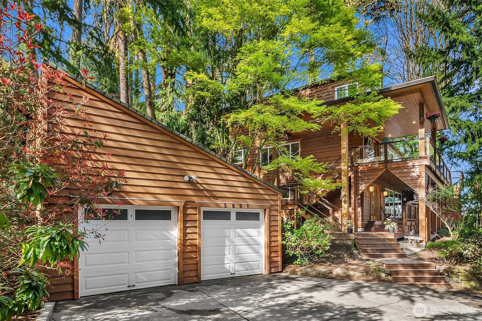 Property Photo:  5021 E Mercer Way  WA 98040 