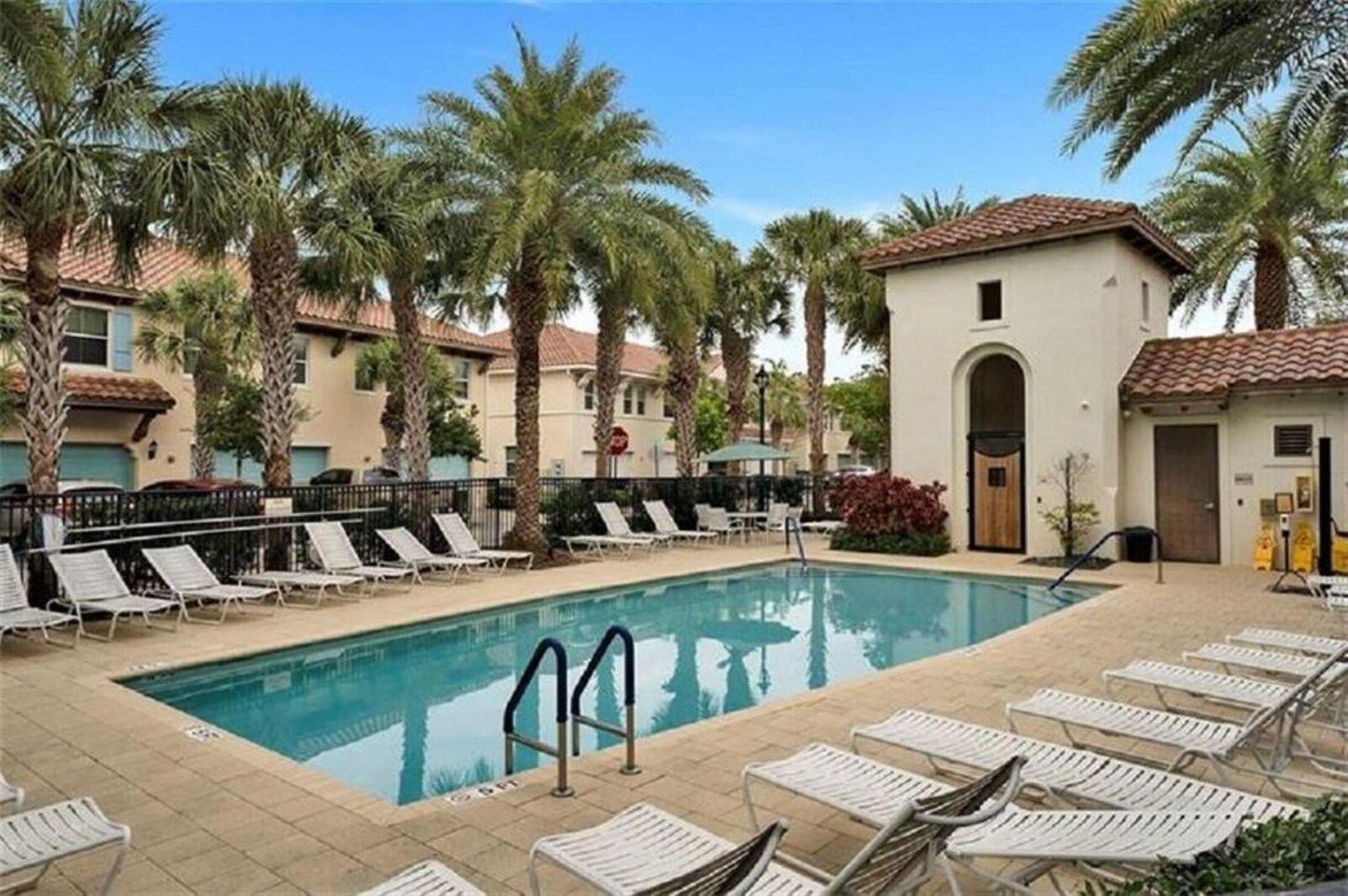 Property Photo: 2930 Cascada Isles Way FL 33024