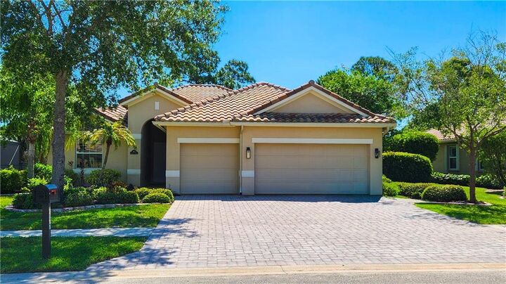 Property Photo: 7677 Fieldstone Ranch Square FL 32967