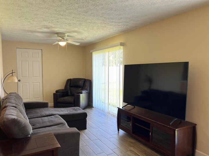 Property Photo:  432 SW Curry Street  FL 34983 