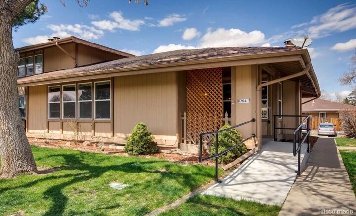 Property Photo: 3794 S Fairplay Way CO 80014