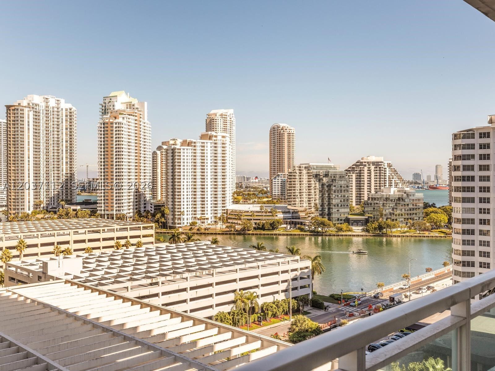 Property Photo:  950 Brickell Bay Dr 1404  FL 33131 
