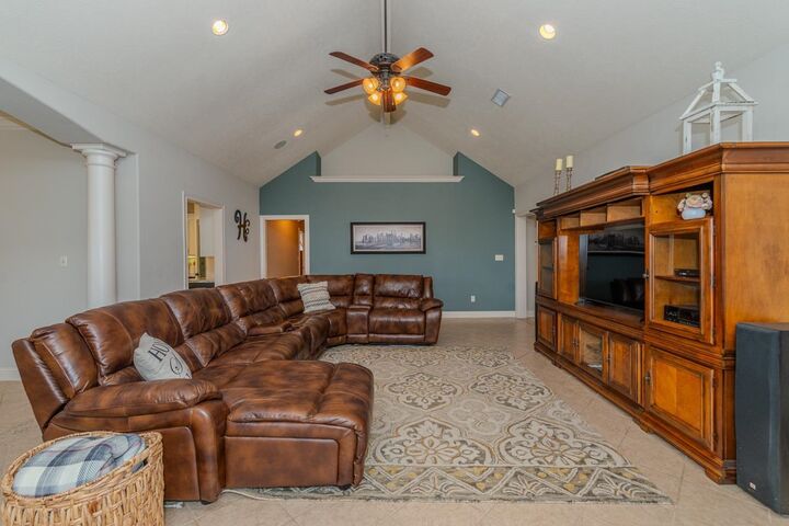 Property Photo: 6120 Westchase Loop TX 77657