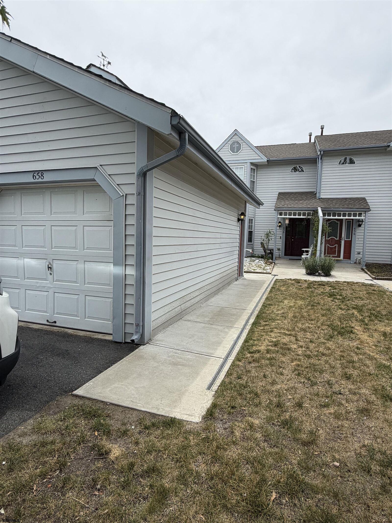 Property Photo:  658 E Lakefront Circle 658  NJ 08205 