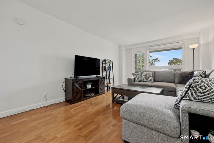 Property Photo:  91 Strawberry Hill Avenue 533  CT 06902 