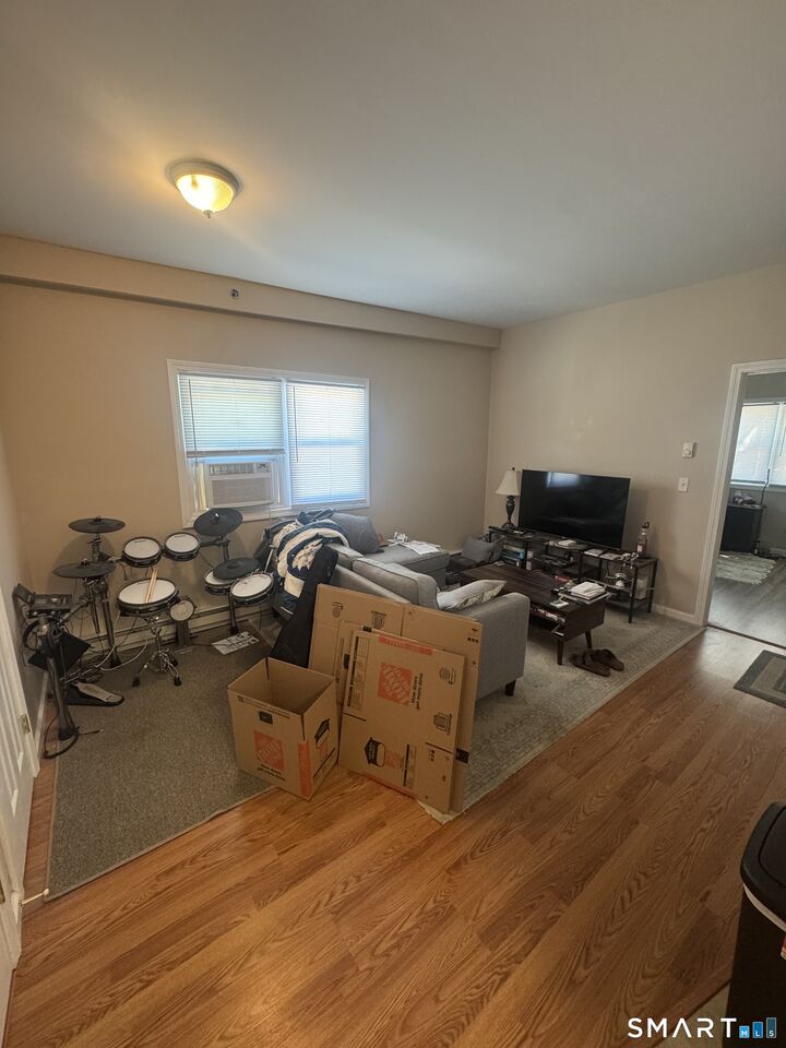 Property Photo:  422 Main Street 2  CT 06512 