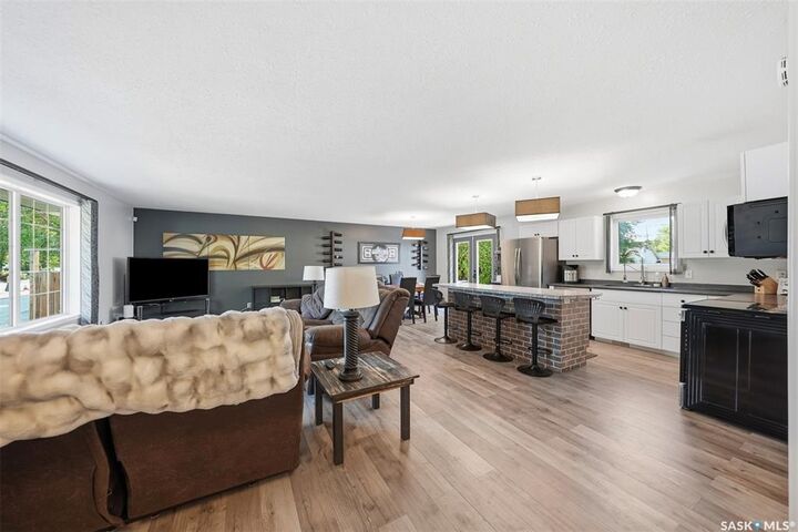 Property Photo:  351 Y Avenue S  SK S7M 3J6 