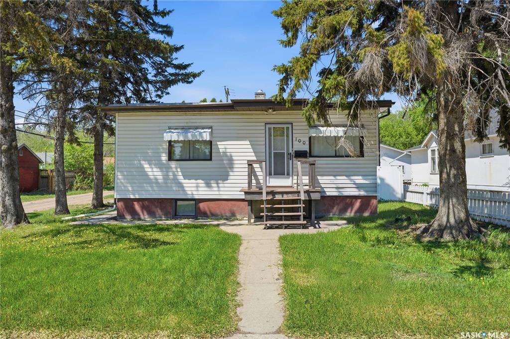 Property Photo: 100 Cruise Street SK S7N 2C1