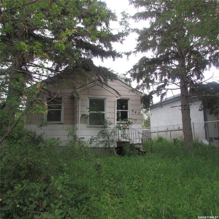 Photo de la propriété:  943 Athol Street  SK S4T 3B8 