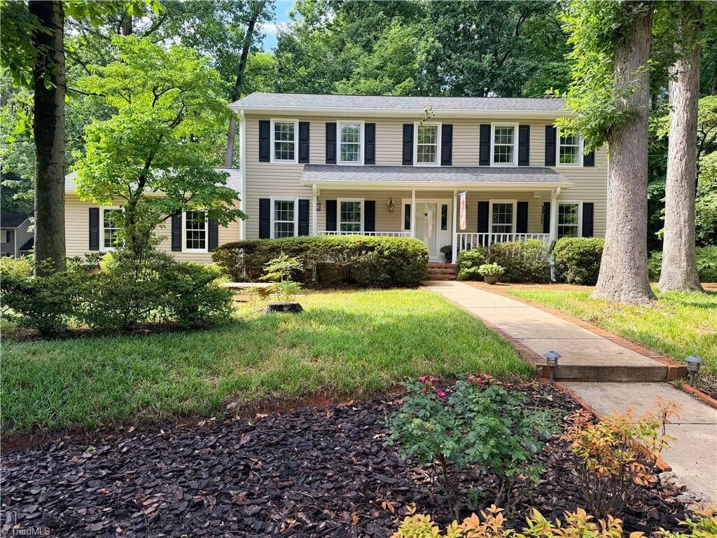 Property Photo: 5810 Spanish Oak Drive NC 27409