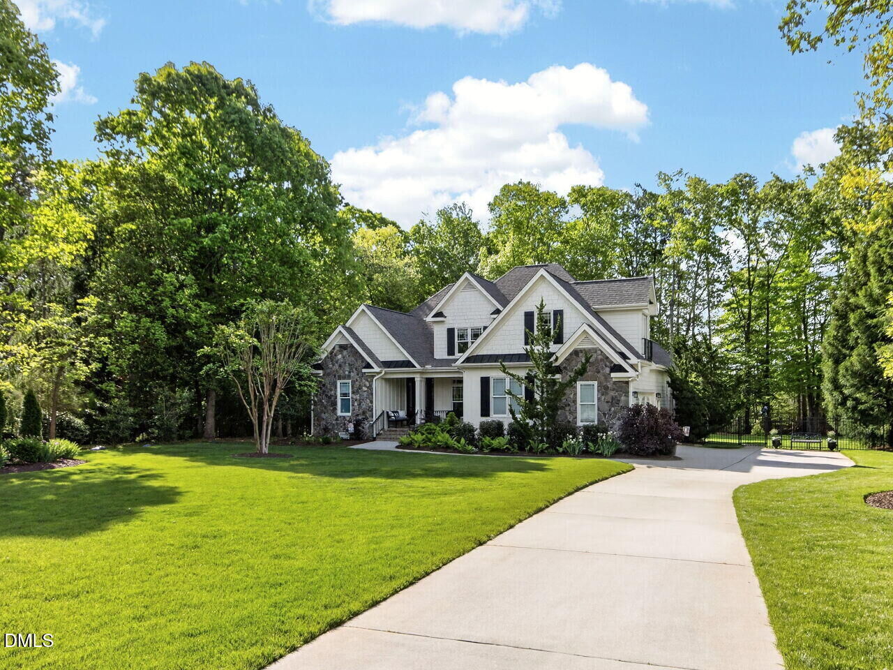 Property Photo:  1006 Canterbury Court  NC 27596 