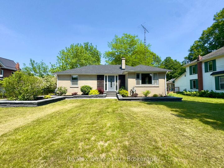 Property Photo: 27 Centre Street ON K0K 1H0