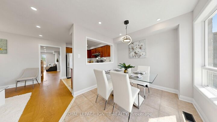 Property Photo:  550 Hoover Park Drive  ON L4A 0S8 