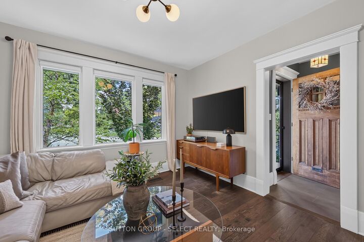 Property Photo:  21 Foxbar Road  ON N6C 2A6 
