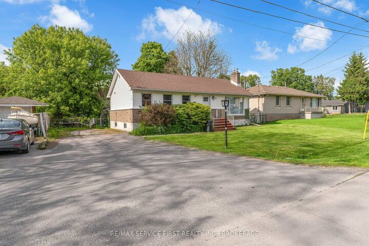 Property Photo: 44 Cranbrook Street ON K7M 4N2