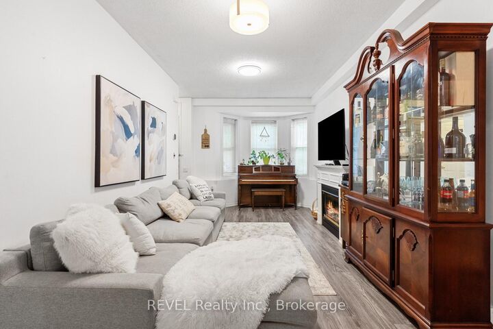 Property Photo: 760 Lawrence Avenue W 199 ON M6A 3E7