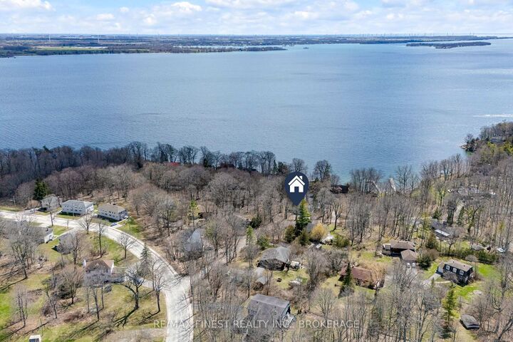Property Photo: 9 Mallard Lane ON K7K 5E2