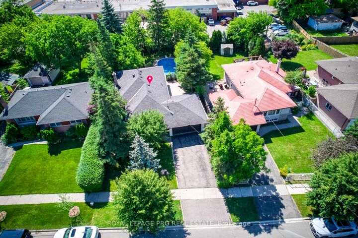 Property Photo: 598 Wildwood Drive ON L6K 1V3