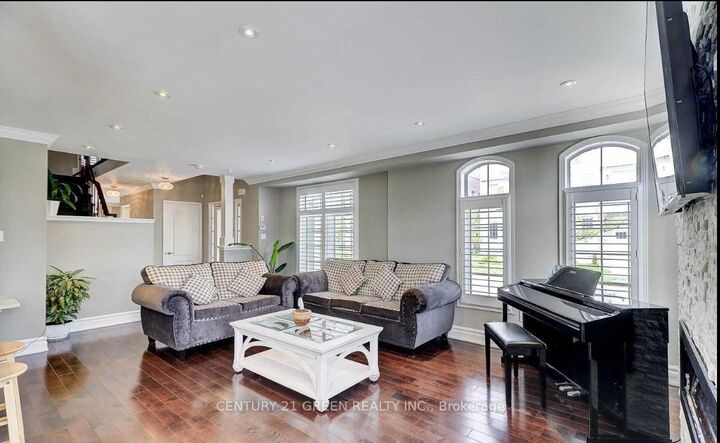 Property Photo: 25 Holroyd Street ON L1Z 1P6