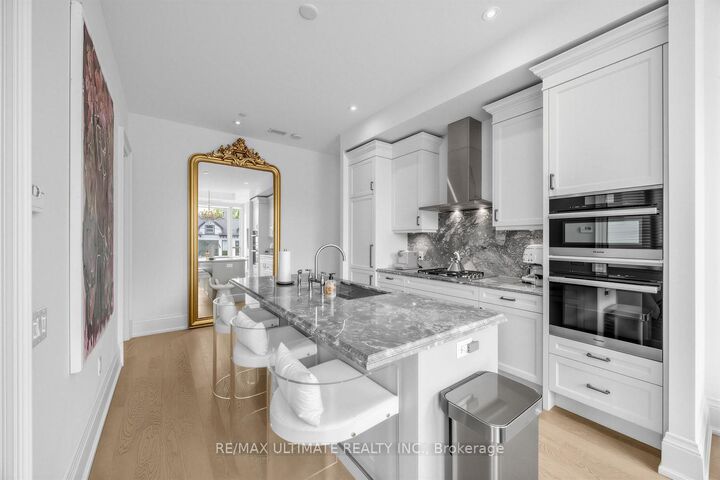Property Photo: 133 Hazelton Avenue 202 ON M5R 0A6