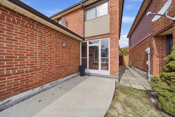 Property Photo: 130 Andrea Lane ON L4L 1E7