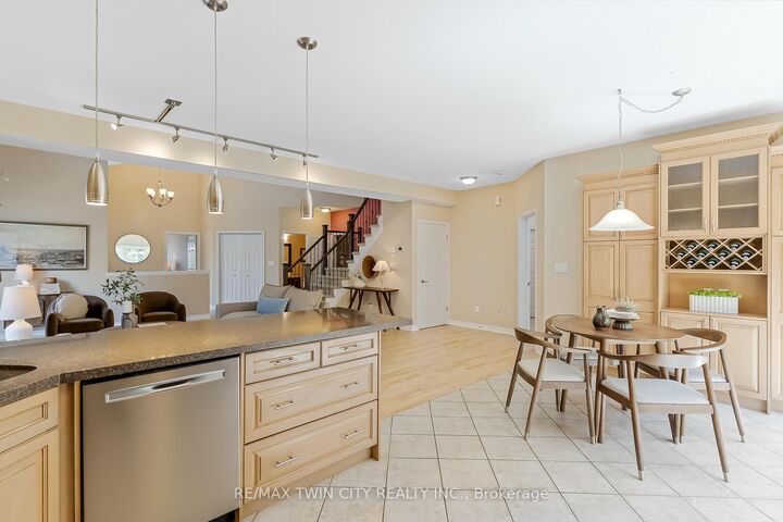 Property Photo: 227 Chestnut Hill Crescent ON N2P 2X3