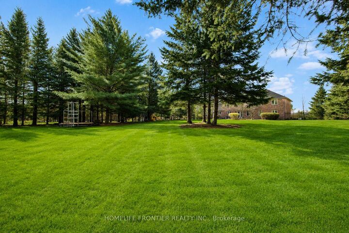Property Photo: 17 Bridle Path ON N0B 2J0