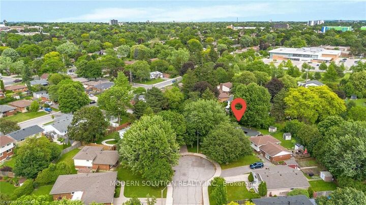 Property Photo: 108 Fassett Court ON L9G 4E7