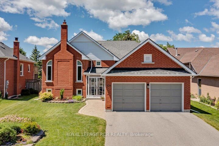 Property Photo:  104 Carrick Avenue  ON L4P 3R7 