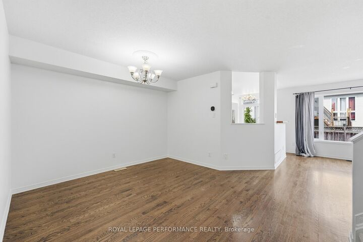 Property Photo:  277 Rolling Meadow Crescent  ON K1W 0A8 